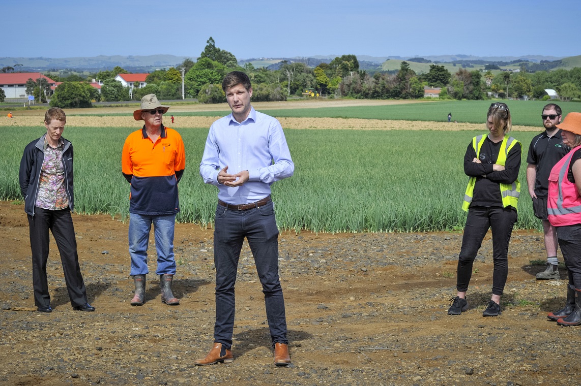 Onions NZ chief executive James Kuperus speaking at a field day.